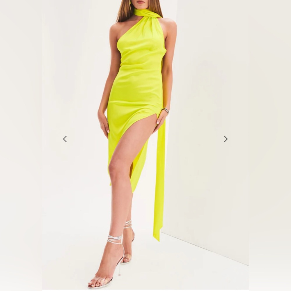 Se.roya brand new sold out dress - Picture 1 of 7